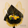 Flores Amarillas, Alas De Mariposa Doradas. Bouquet