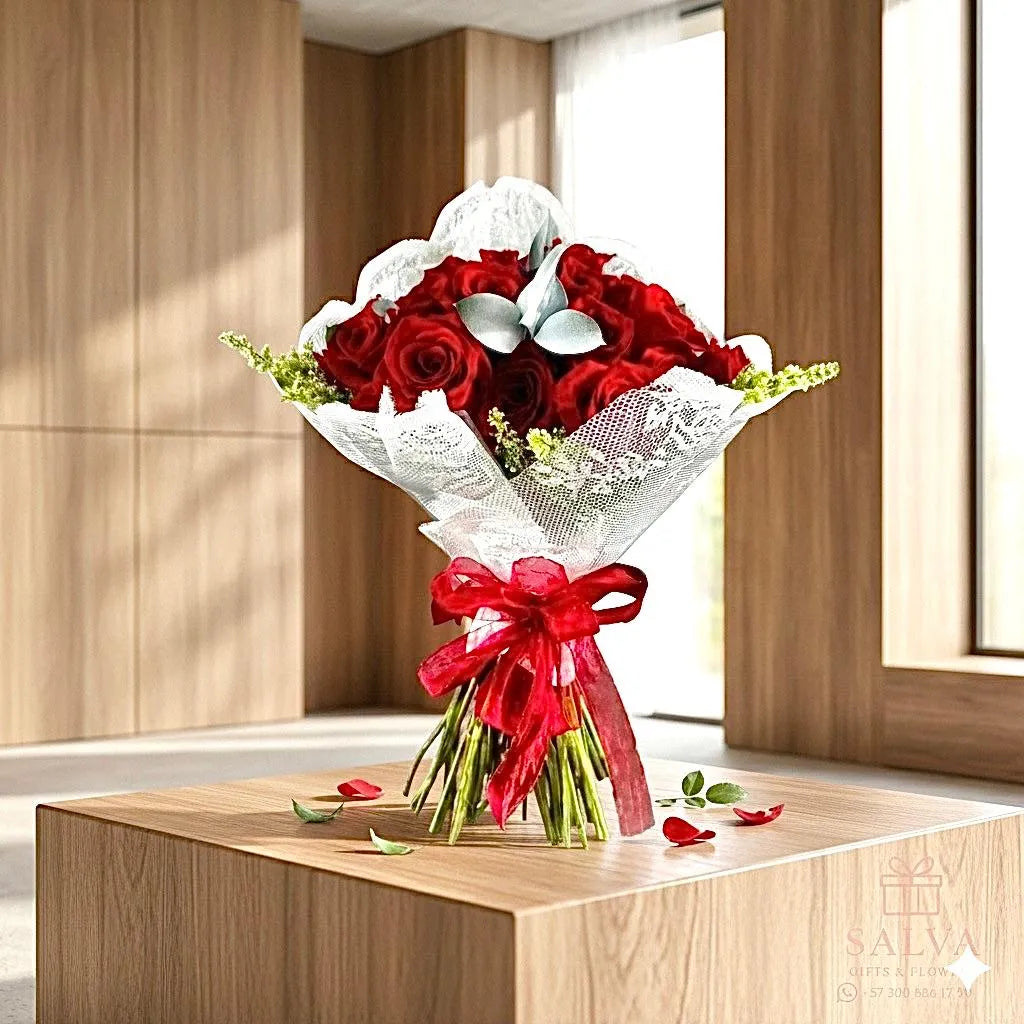 Bouquet De 36 Rosas Rojas En Lino Bordado De Lujo