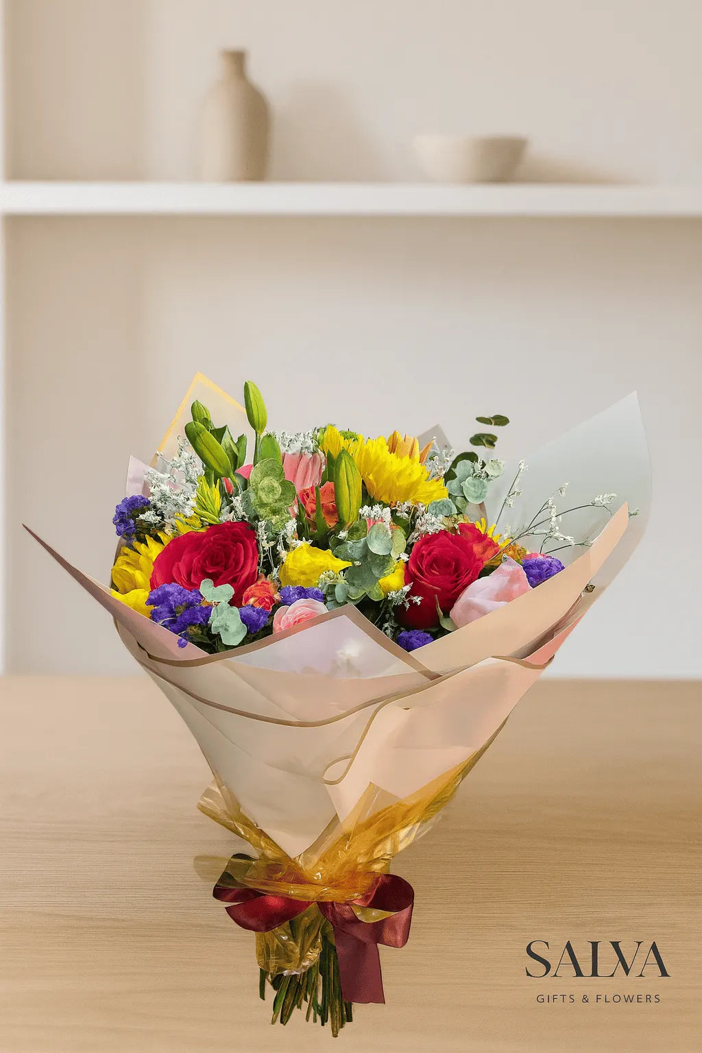 Bouquet De Rosas Surtidas Con Lirios, Gerberas Y Mini Rosa