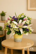 Flores Centro De Mesa Elegante – Astromelias, Lirios Y Tropicales