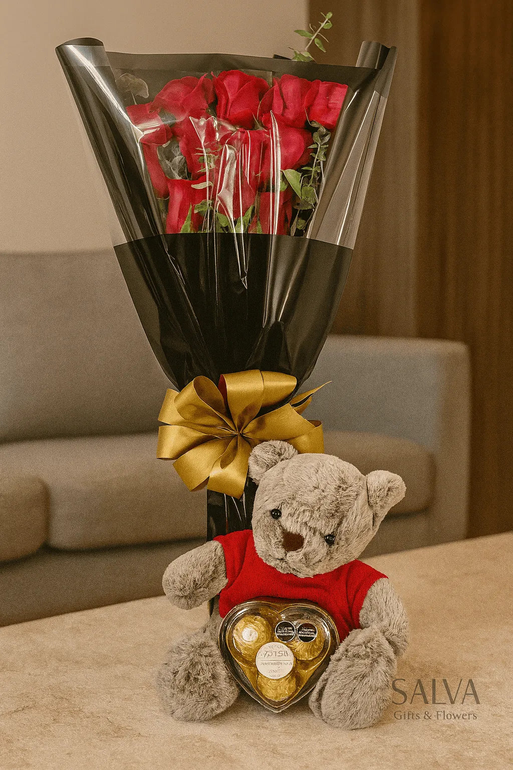 Ramo De Mano Con 12 Rosas Rojas + Osito + Chocolates – Detalle Amoroso Completo