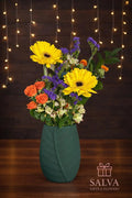 Florero Tipo Hoja Con Gerberas Y Flores Mixtas