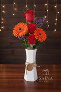 Florero Mixto De Rosas Rojas Y Gerberas