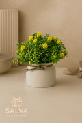 Arreglo De Flores Artificiales Amarillas En Base Plástica Decorativa